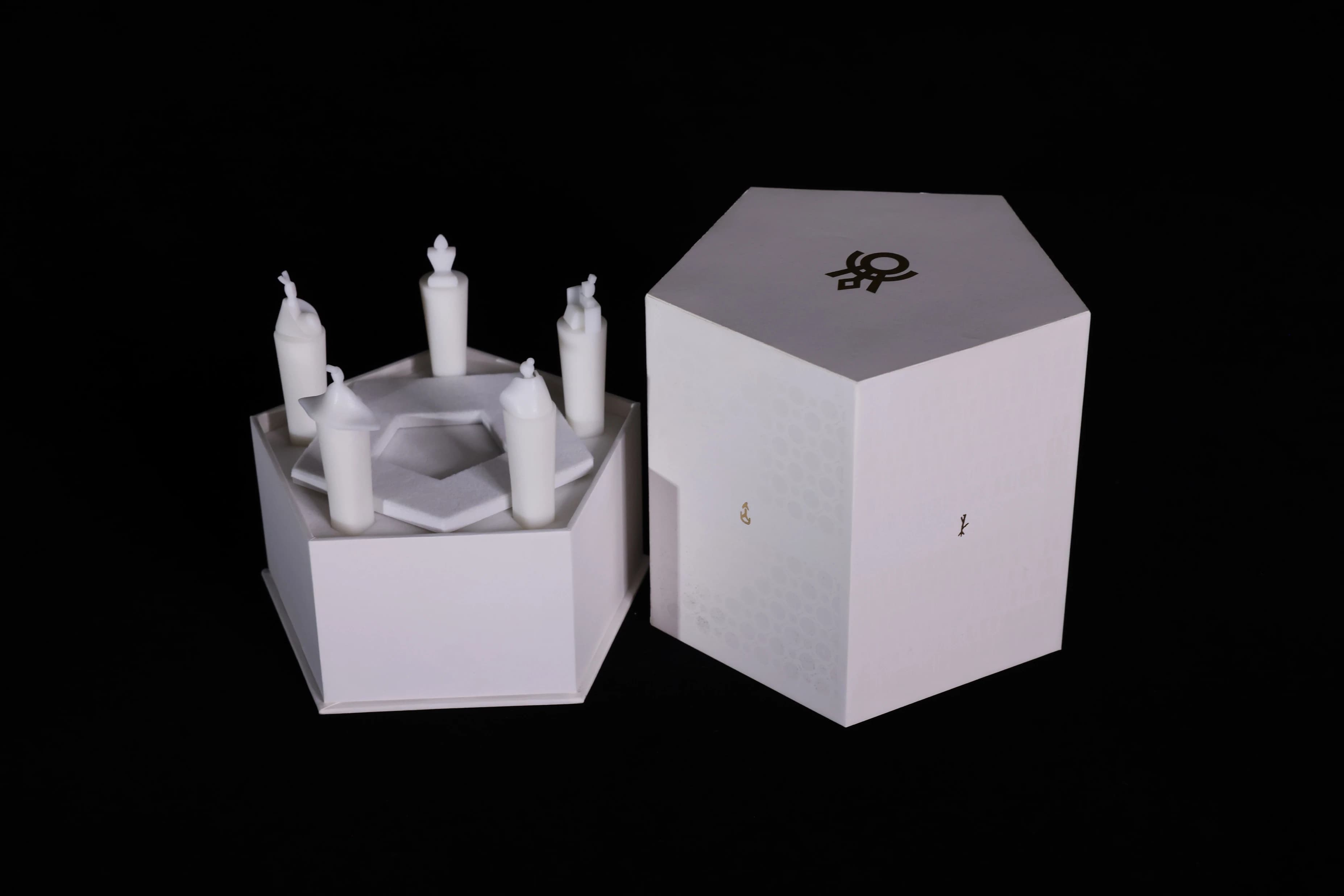 Five Elements seal set with its box